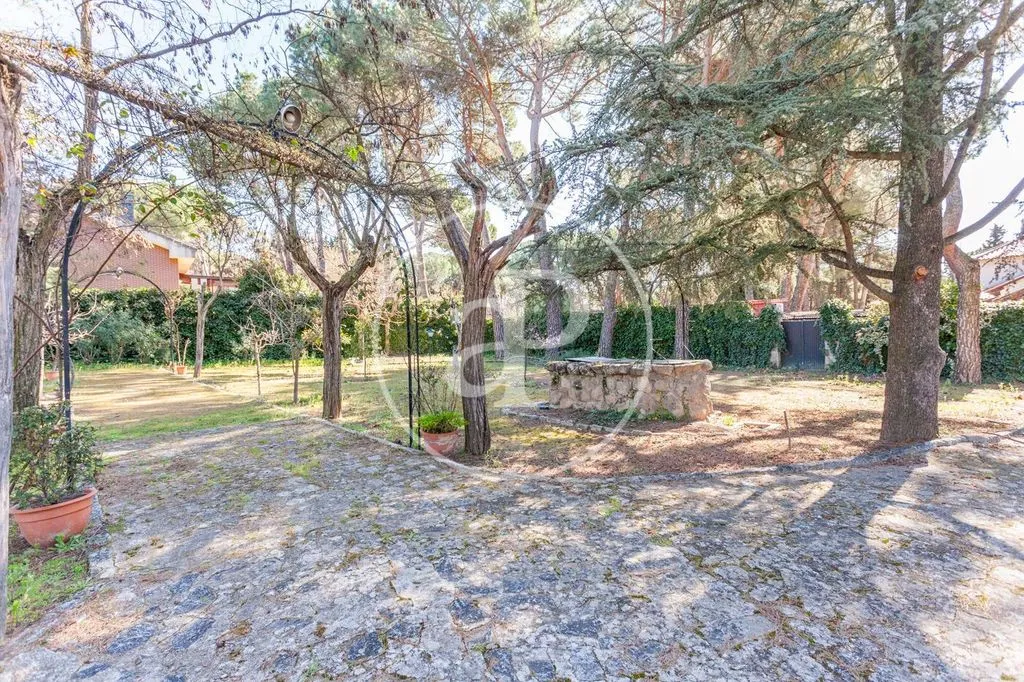 Giardino - Development Land in Torrelodones, Segregable Plots