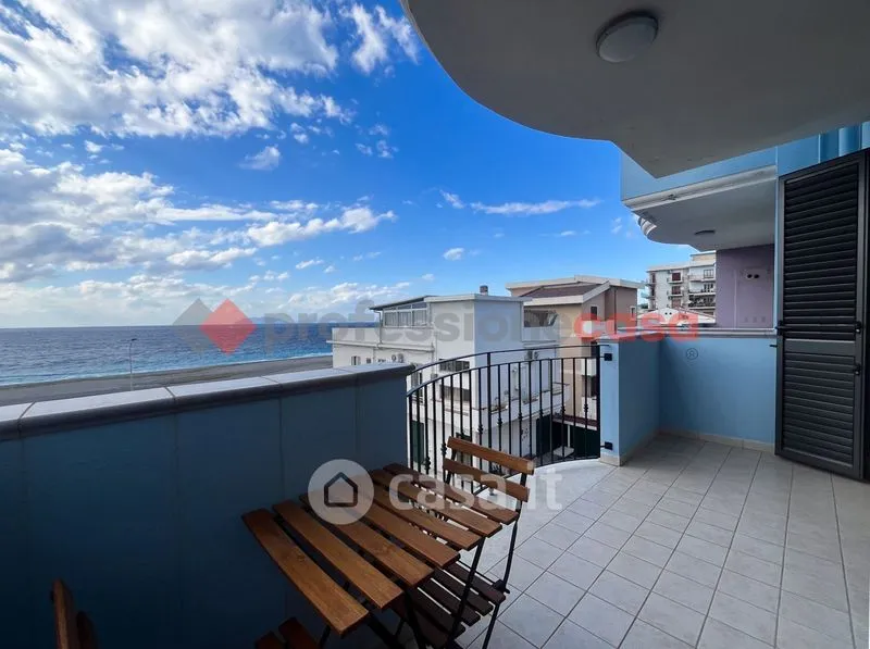Balcon - Modern Seafront Apartment in Milazzo