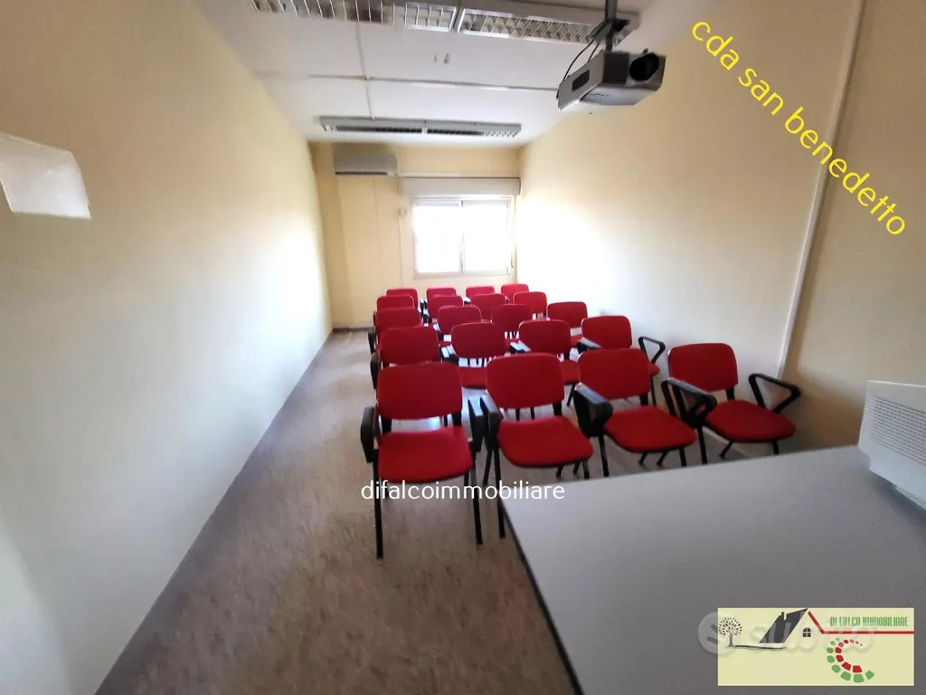 Kabinet - Large Apartment with Balcony in Agrigento