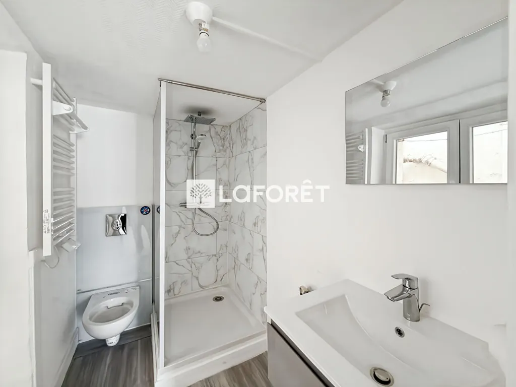 Salles de bain - Appartement Rénové 2 Pièces Rue Rodier, Paris 9ème