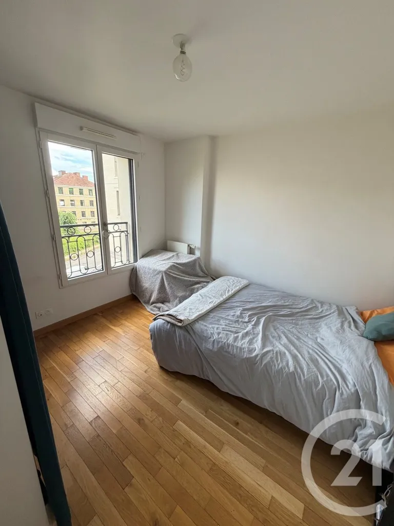 Chambres - Appartement 2 Pièces avec Balcon à Clamart