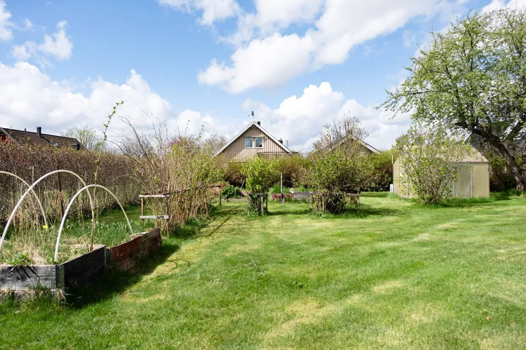 Aed - Classical Brick Villa with Garden in Quiet Area