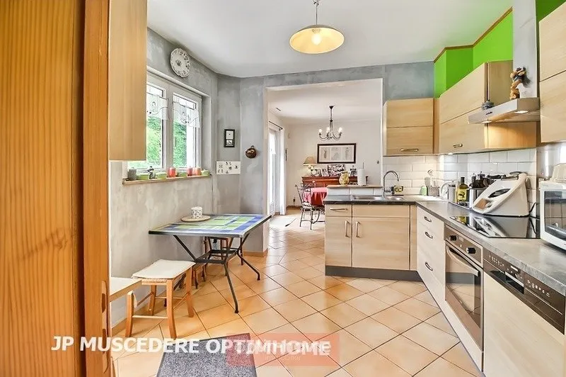 Cuisine - Maison de Maçon avec Potentiel d'Évolution en Lisière de Forêt