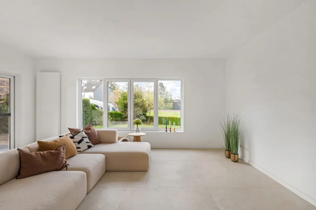 Séjour - Maison Rénovée avec Terrasse à Temse