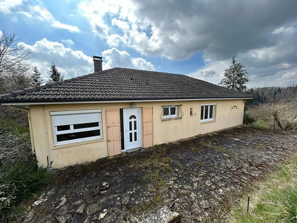 Extérieur - Maison avec Vue Dégagée sur les Hauteurs de Darney
