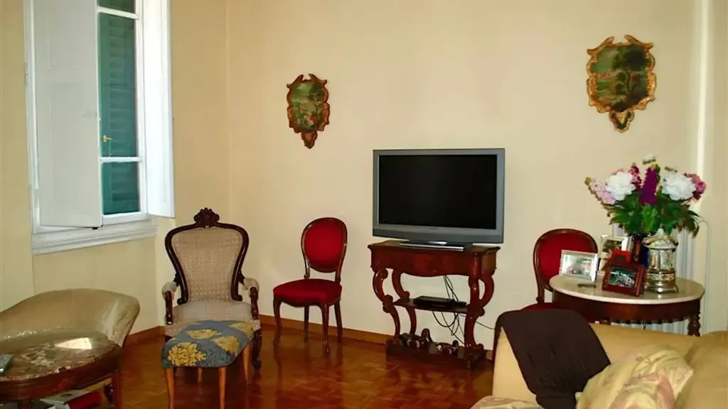 Soggiorno - Prestigious Apartment with Balcony in Florence