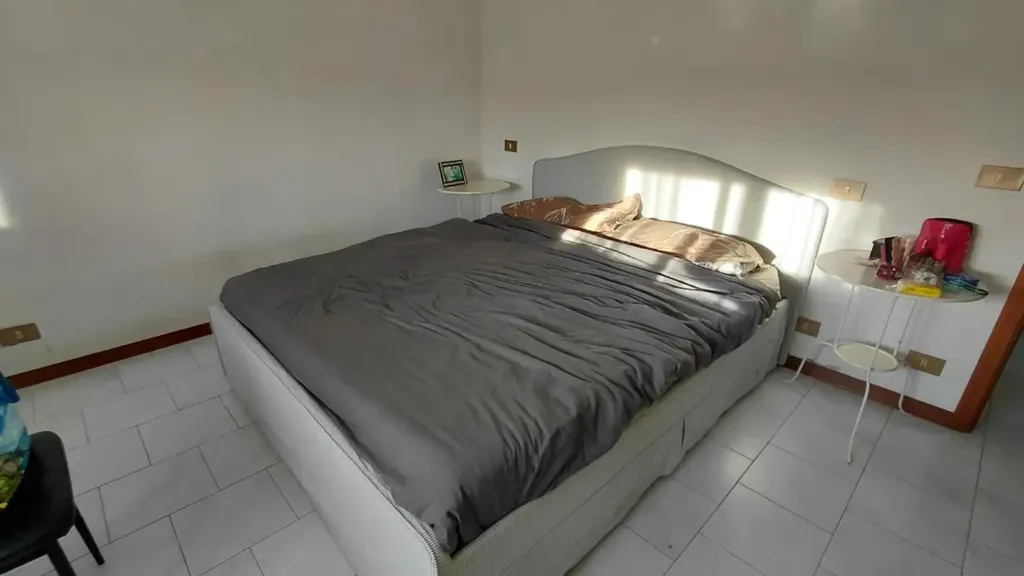 Chambres - Appartement 3 pièces à IT