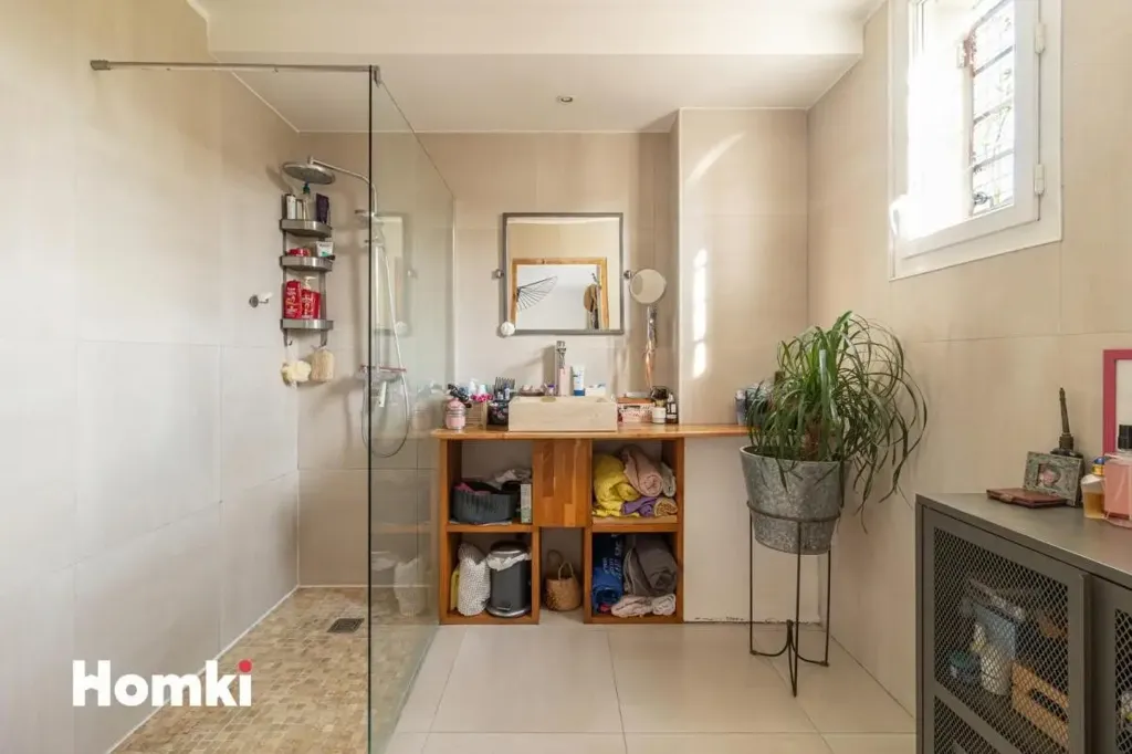 Salles de bain - Appartement Traversant avec Terrasse à Marseille 13007