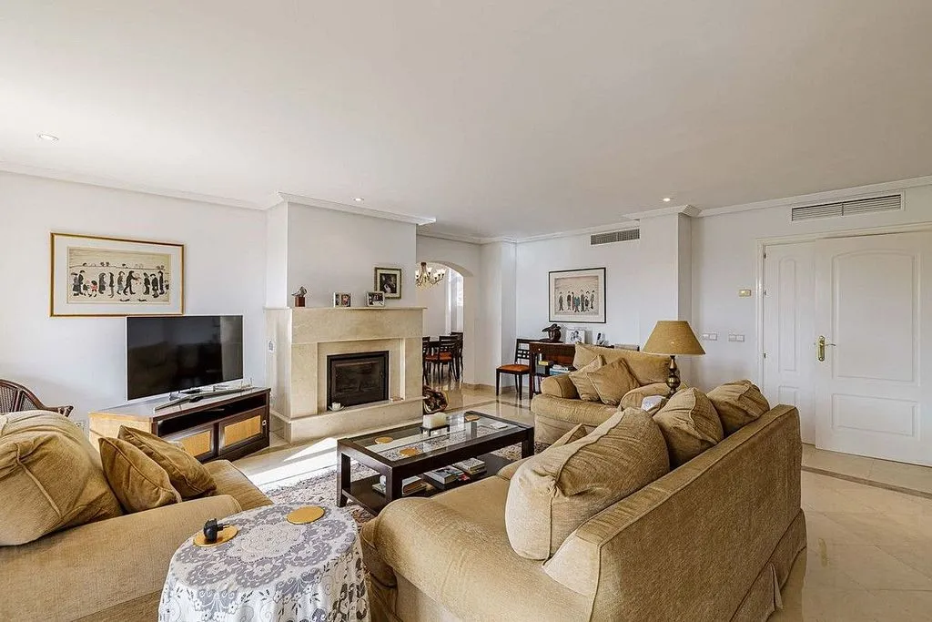 Elutuba - Duplex with Golf View in Benahavís