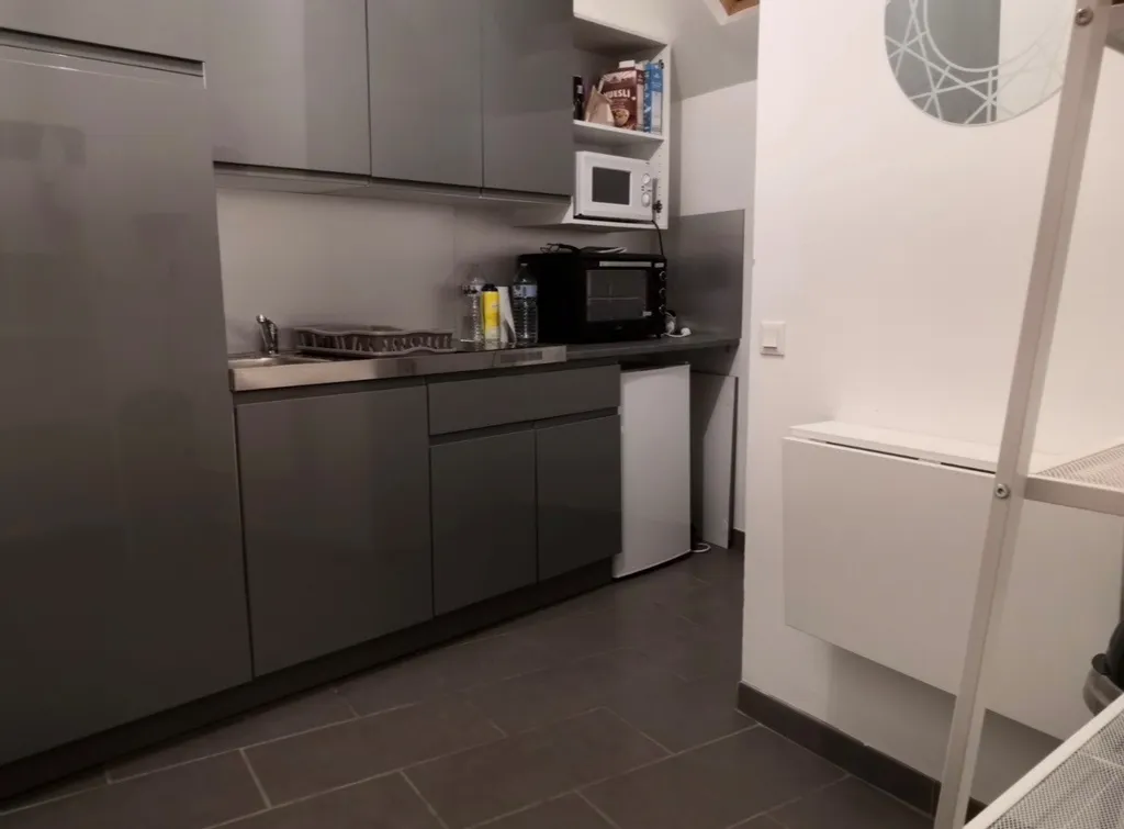 Cuisine - Appartement Meublé avec Jardinet à Evreux