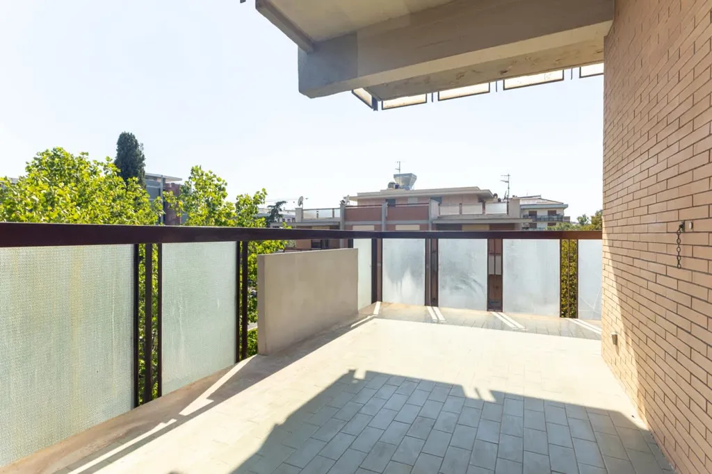 Balcon - Four-Bedroom Apartment with Terrace in Rome