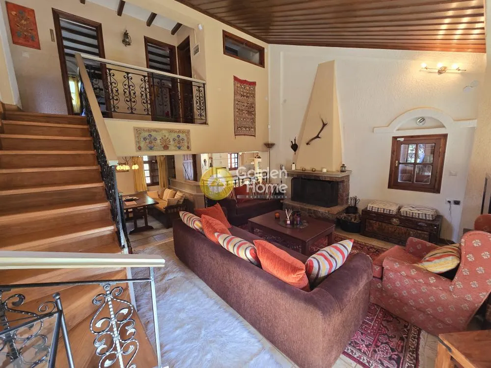 Elutuba - Detached House with Garden in Arachova Meadow