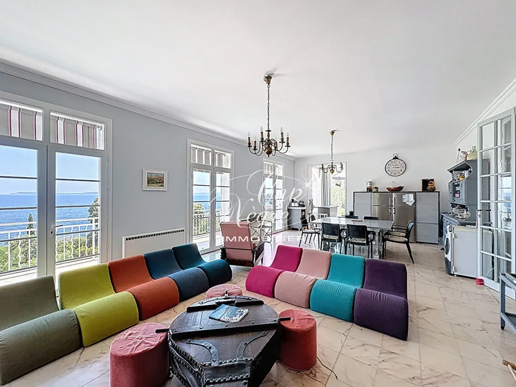 Séjour - Appartement avec Vue Mer et Accès Plage à Rayol Canadel