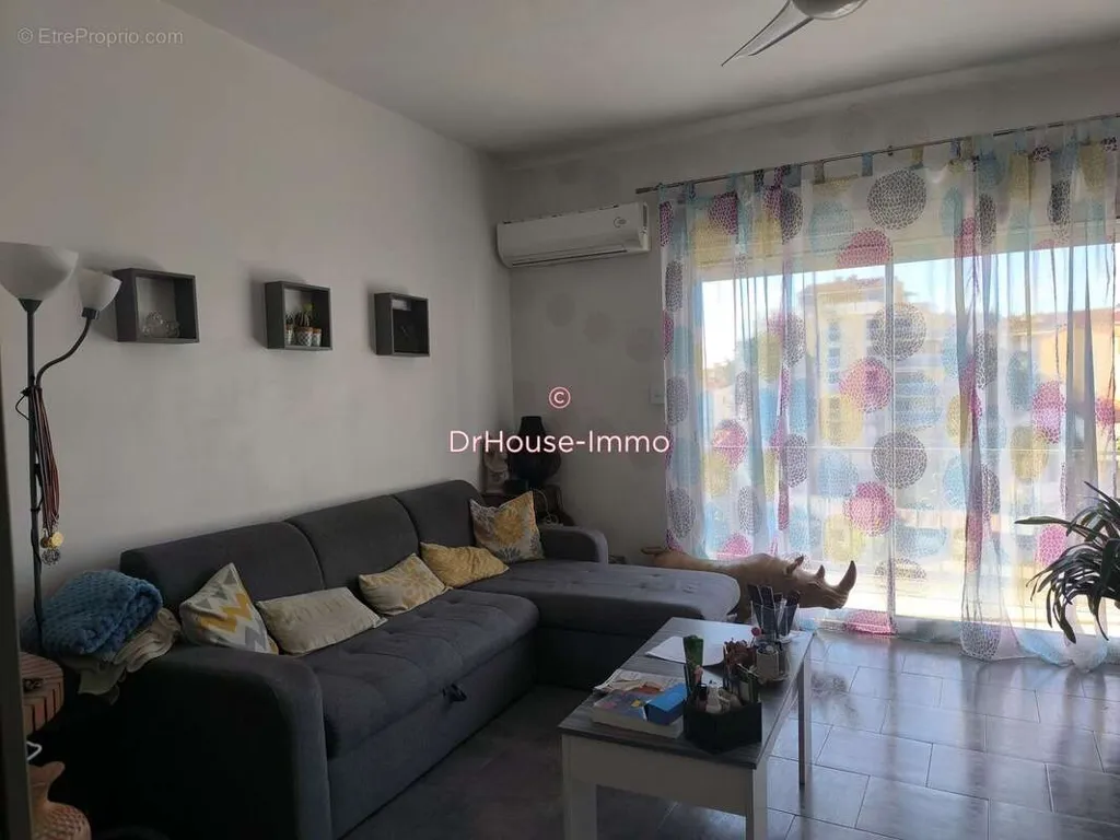 Séjour - Appartement Traversant avec Vue sur Verdure à Perpignan