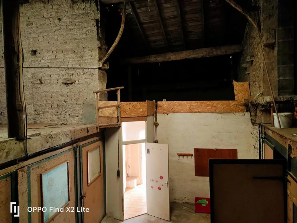 Pièces - Maison en Pierre à Rénover avec Terrain à Surgères
