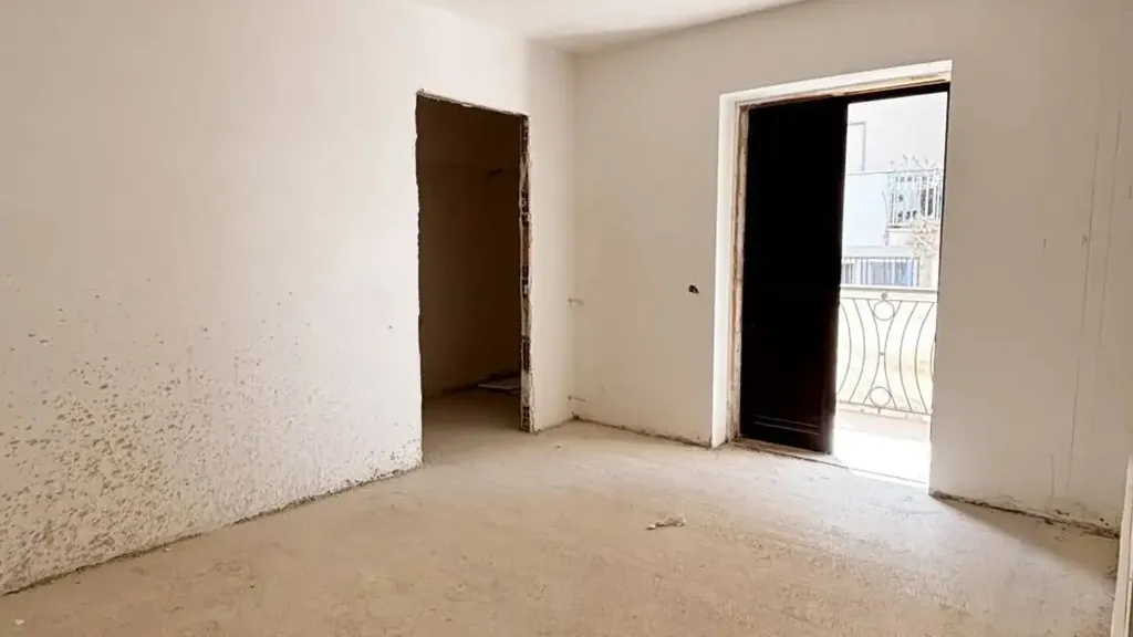 Pièces - Newly Built Apartment with Veranda in Spinazzola