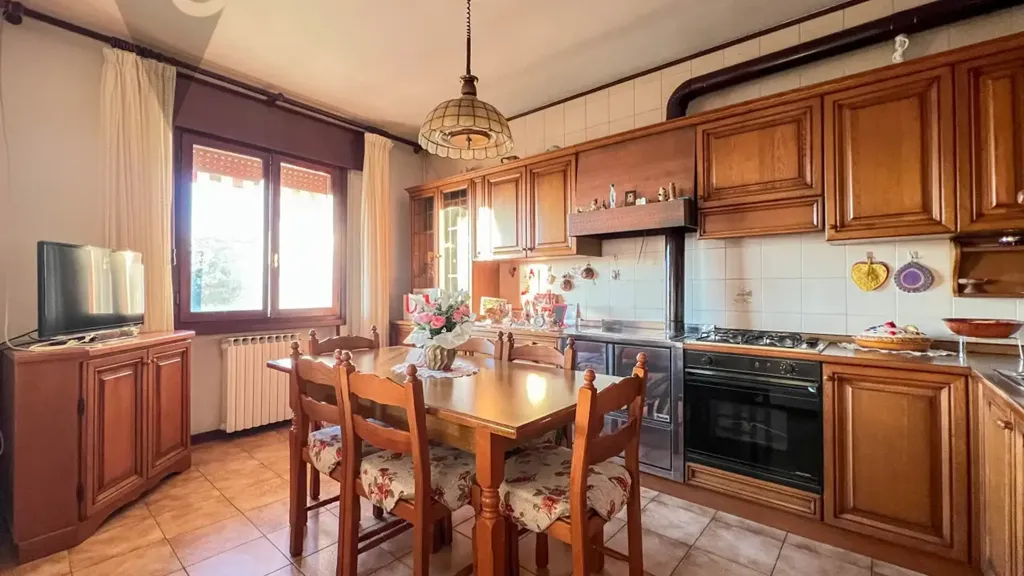 Cucina - Independent House with Workshop in Cona