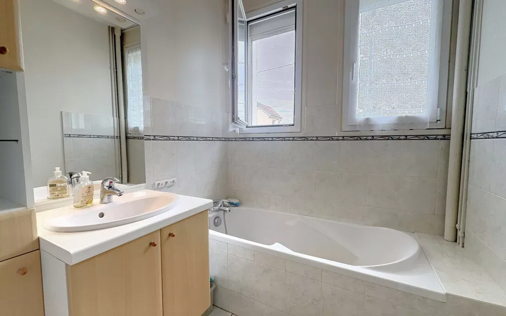 Bathrooms - Individual House with Garden in Dijon South