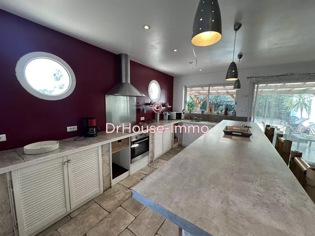 Cuisine - Villa Lumineuse avec Piscine à Agde