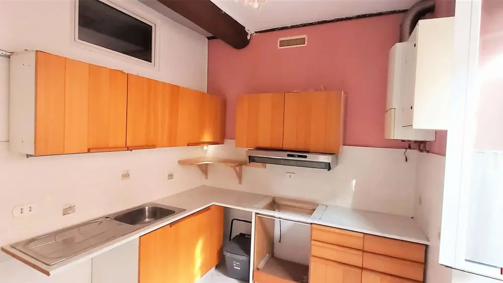 Köök - Spacious Apartment with Central Location in Campomorone