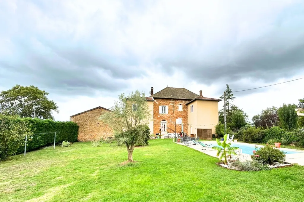 Aed - Stone Cottage with Pool in Gleizé