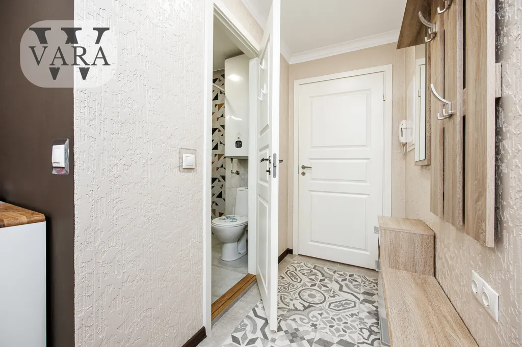 hallway_entrance