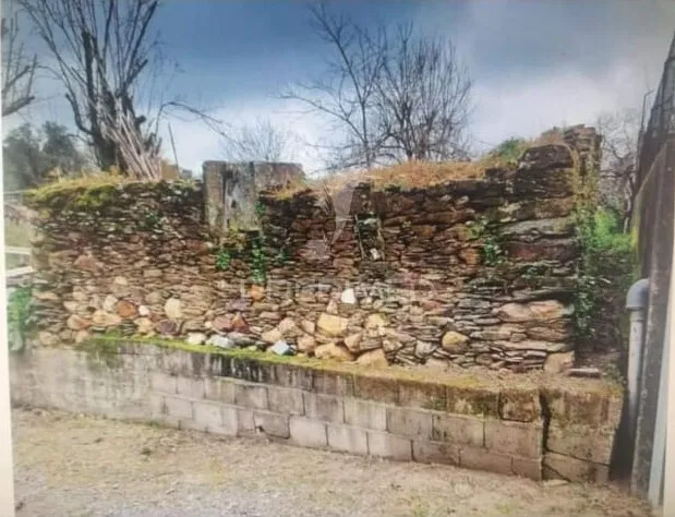 Jardin - Land with Ruin in Medas