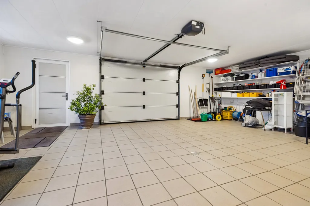 Garage - Brick Villa near Forest in Hjallerup