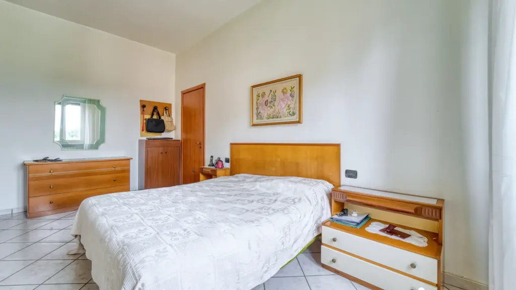 Chambres - Spacious 2-Bedroom Apartment in Casalmaiocco