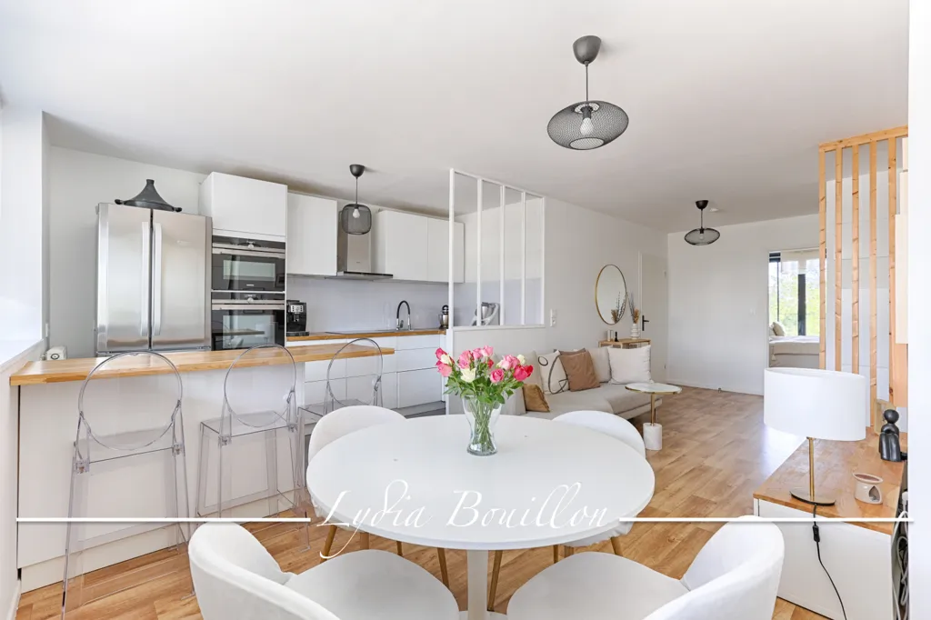 3-Bed Apartment with Balcony in La Défense