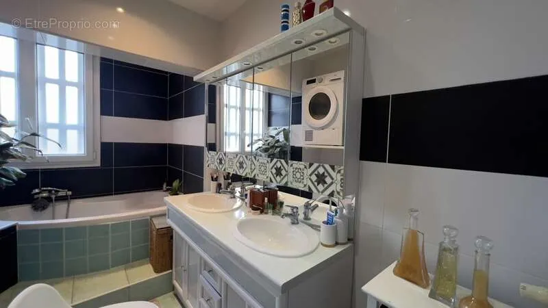Salles de bain - Appartement T4 avec Balcon à Quimper-Sud