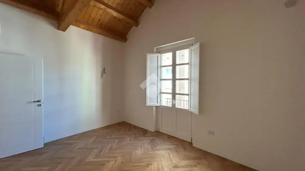 Rooms - Modernised Bilocale with Balcony in Cagliari