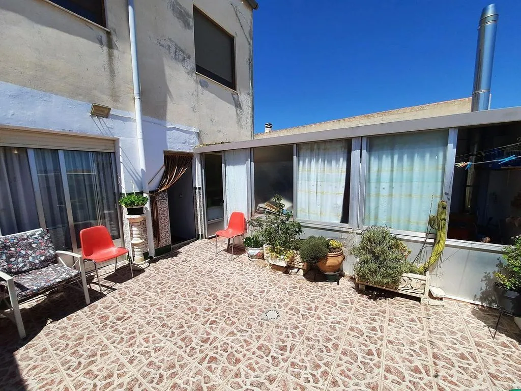 Jardin - Apartment with Garage and Air Conditioning in Almansa