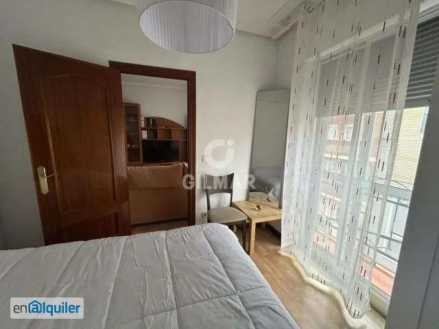 Bedrooms - Three-Bedroom Flat with Balcony in Latina