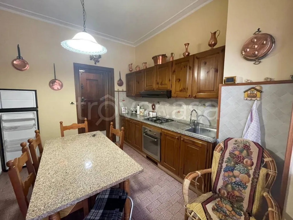 Cuisine - Bright Apartment with Balcony in Pinerolo