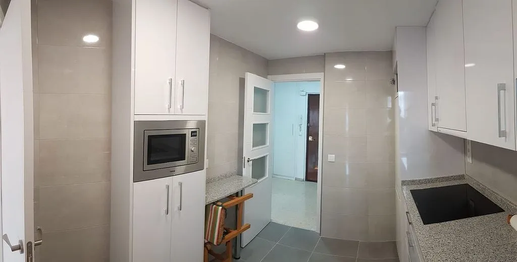Köök - Student-Friendly Flat with Garden in Ciudad Jardín