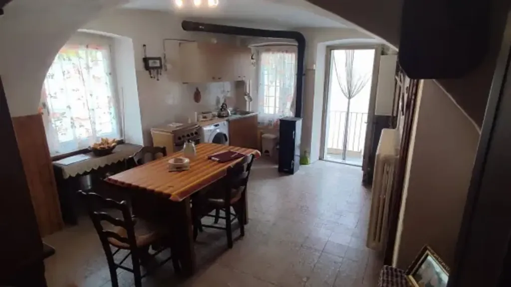 Söögituba - Mountain Cottage with Garden in Valloriate