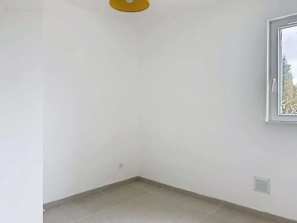 Pièces - Maison 5 pièces à Le Bugue