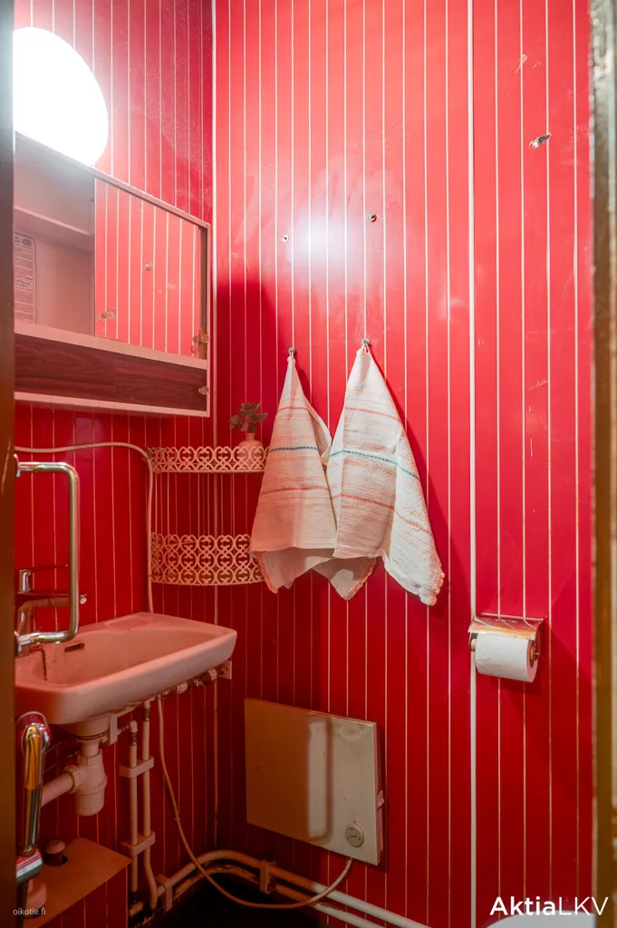 Salles de bain - Single-Storey House with Sauna in Quiet Setting