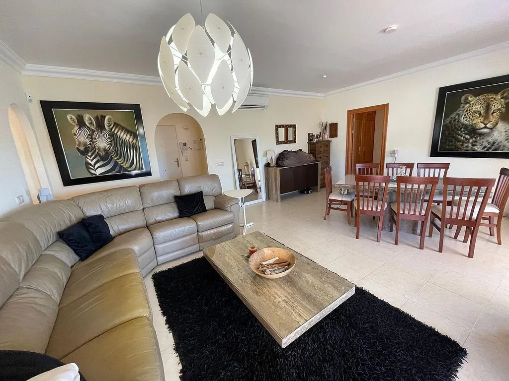 Elutuba - Modern Penthouse with Pool in Mijas Golf