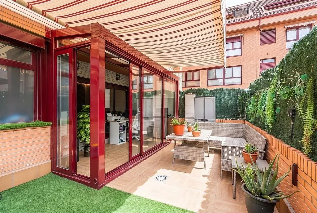 Terrass - Apartment with Pool and Terrace in Las Rozas
