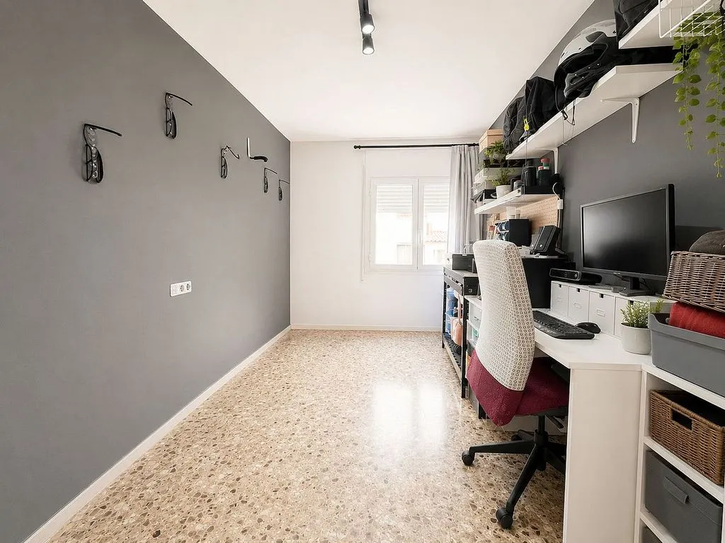 Bureau - Apartment with Terrace and Parking in Reus
