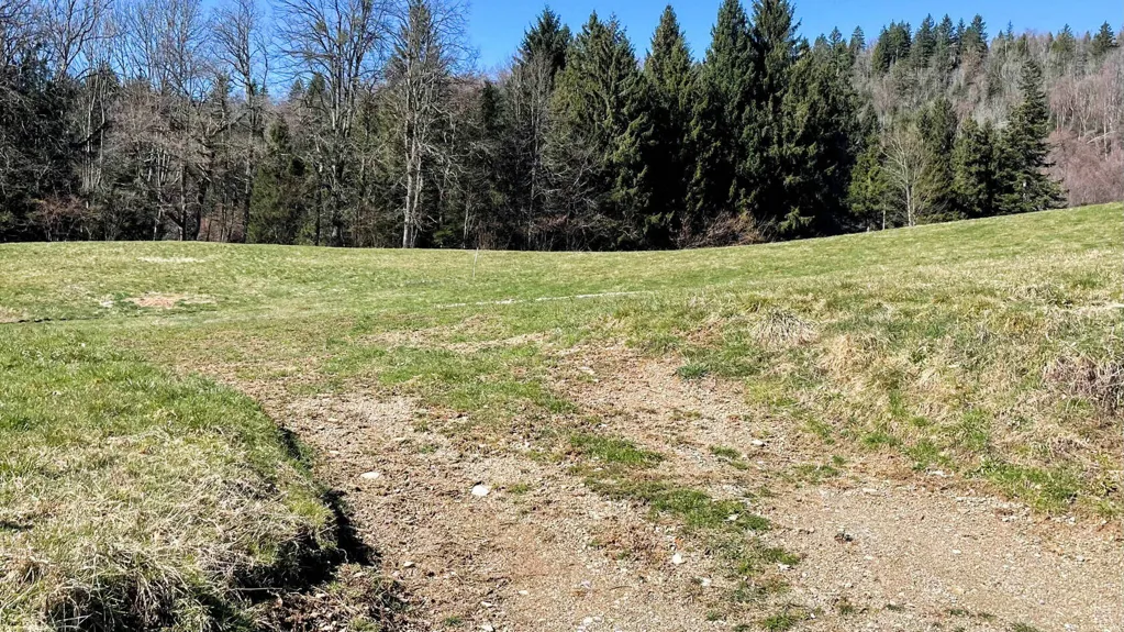 Aed - Buildable Plot with Mountain View in Bourget En Huile