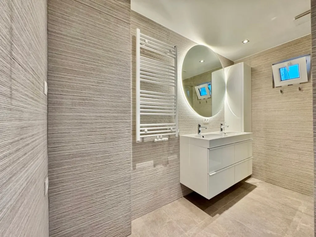 Salles de bain - Duplex Neuf avec Terrasse Arrière à Ixelles