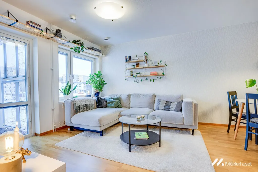 Elutuba - Bright 2nd Floor Flat with Balcony in Umeå