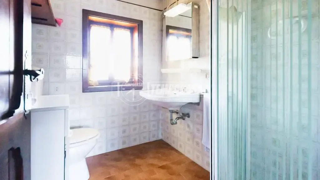 Salles de bain - Villa with Mountain View in Belluno