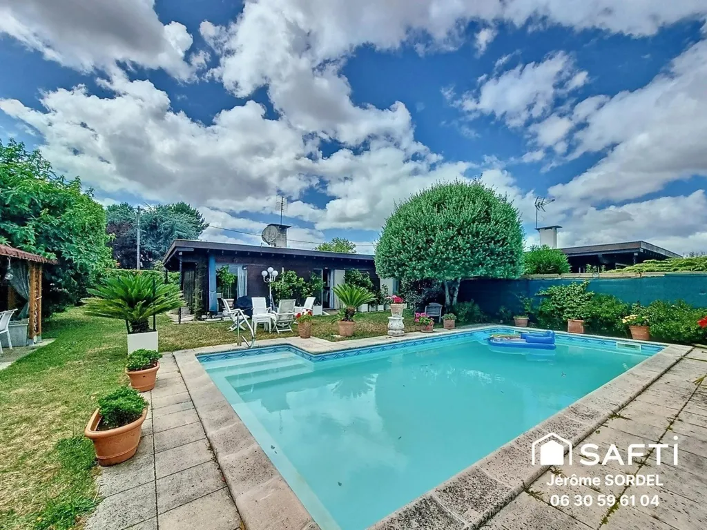 Bassein - House with Pool in Quiet Street, Mérignac