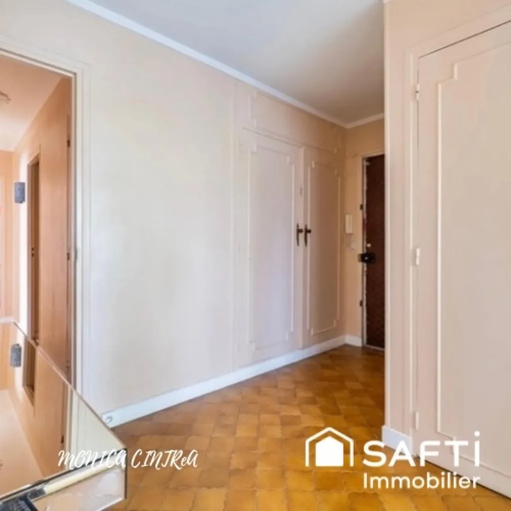 Ingresso - Spacious 5-Piece Flat with Garage in Longjumeau