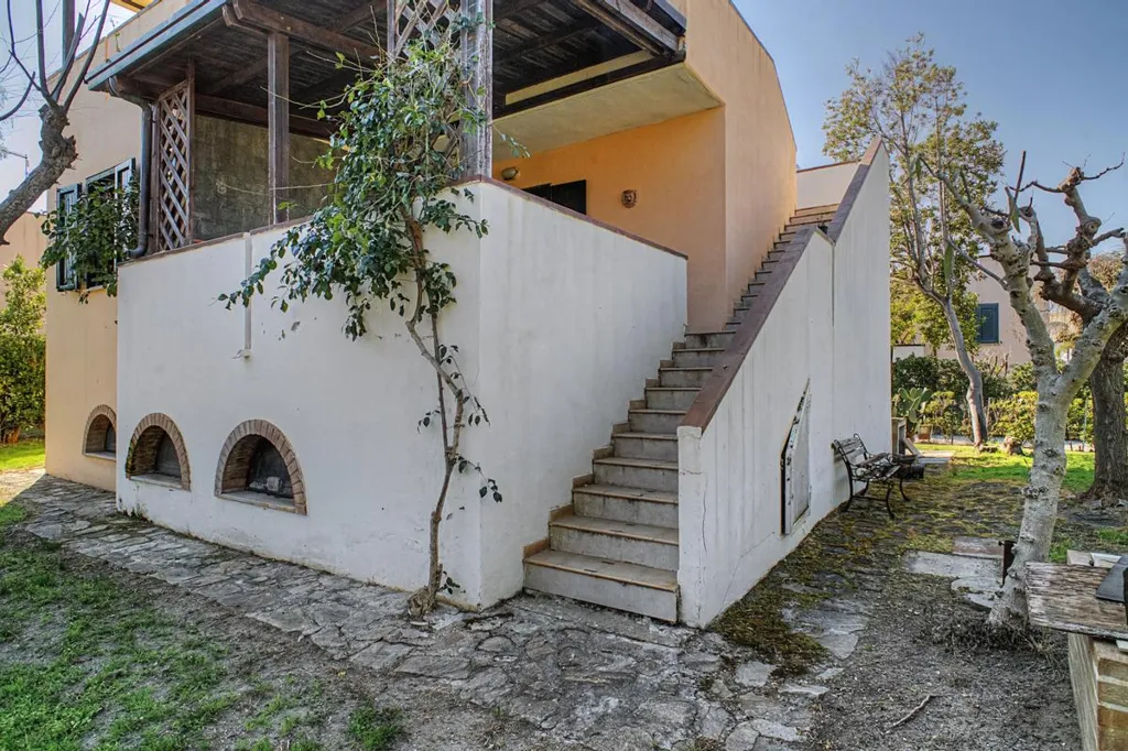 Extérieur - Villa with Balcony in Bernalda Centre