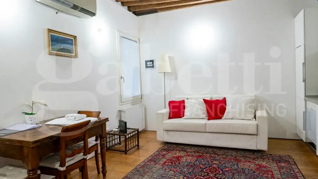 Elutuba - Rustic 2-Bedroom Flat near Strada Nova, Venice